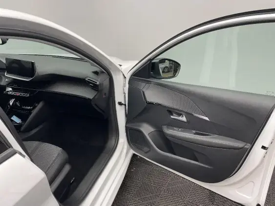 PEUGEOT 208 II - voiture d'occasion - Photo 18