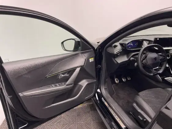 PEUGEOT 208 II - voiture d'occasion - Photo 18