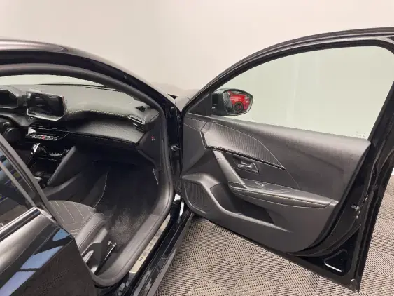 PEUGEOT 208 II - voiture d'occasion - Photo 19