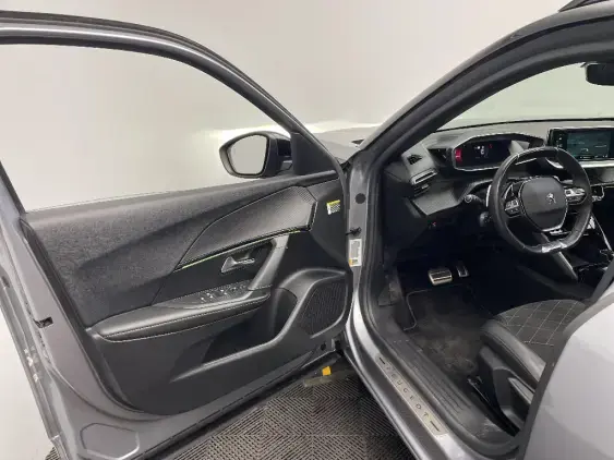 PEUGEOT 2008 II - voiture d'occasion - Photo 17