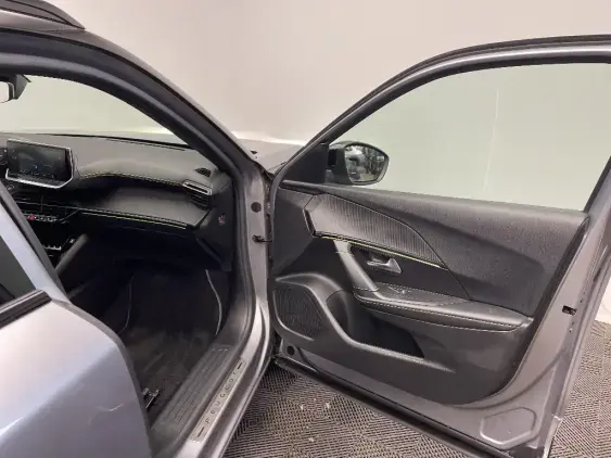 PEUGEOT 2008 II - voiture d'occasion - Photo 18