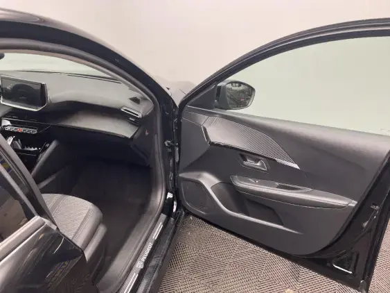 PEUGEOT 208 BUSINESS R II - voiture d'occasion - Photo 17