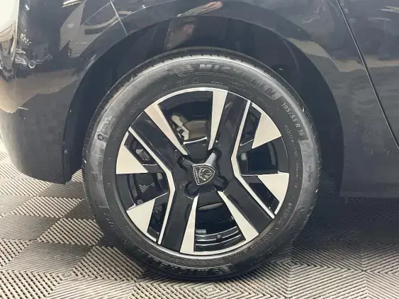 PEUGEOT 208 BUSINESS R II - voiture d'occasion - Photo 21