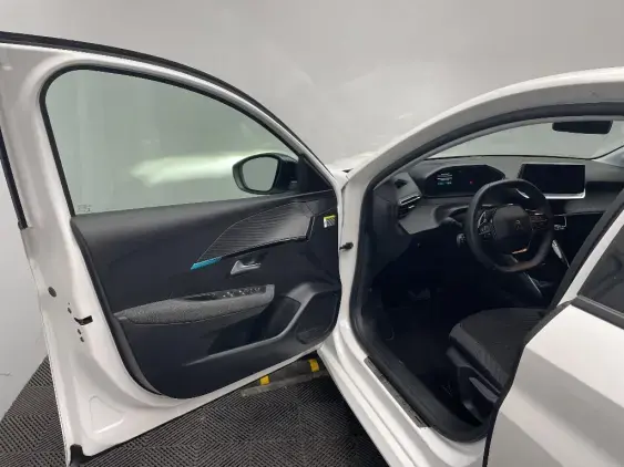 PEUGEOT 208 ELECTRIQUE II - voiture d'occasion - Photo 17