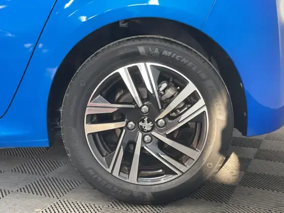 PEUGEOT 208 BUSINESS R II - voiture d'occasion - Photo 21