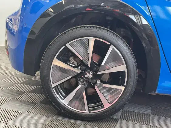 PEUGEOT 208 ELECTRIQUE II - voiture d'occasion - Photo 22