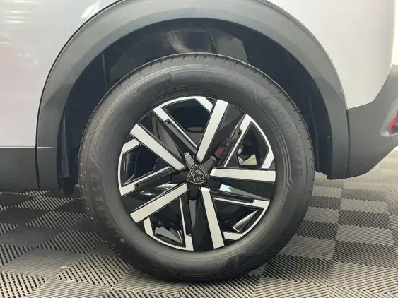 PEUGEOT 2008 II - voiture d'occasion - Photo 20