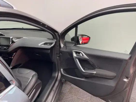 PEUGEOT 2008 - voiture d'occasion - Photo 19