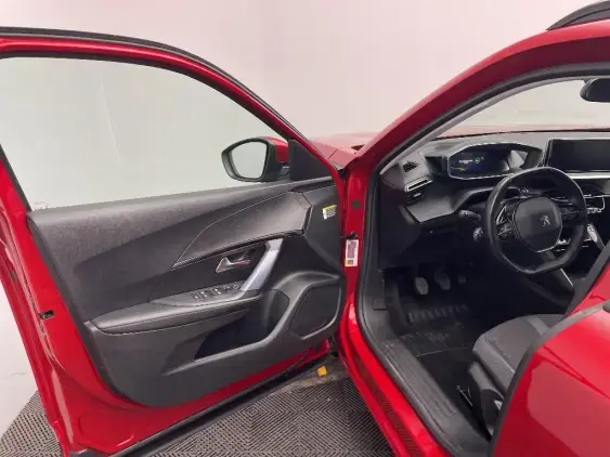 PEUGEOT 2008 II - voiture d'occasion - Photo 17