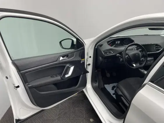 PEUGEOT 308 SW III - voiture d'occasion - Photo 18