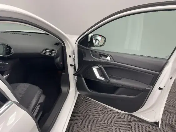 PEUGEOT 308 SW III - voiture d'occasion - Photo 19