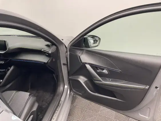 PEUGEOT 208 II - voiture d'occasion - Photo 19