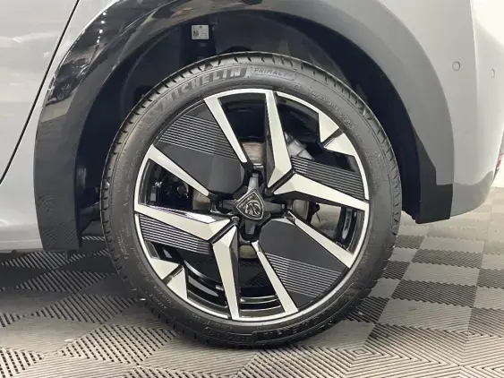 PEUGEOT 208 II - voiture d'occasion - Photo 22