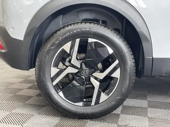 PEUGEOT 2008 II - voiture d'occasion - Photo 22