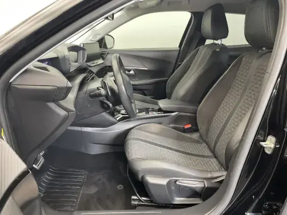 PEUGEOT 2008 II - voiture d'occasion - Photo 17