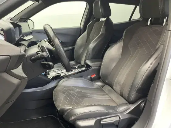 PEUGEOT 2008 II - voiture d'occasion - Photo 16