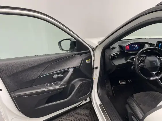 PEUGEOT 2008 II - voiture d'occasion - Photo 17