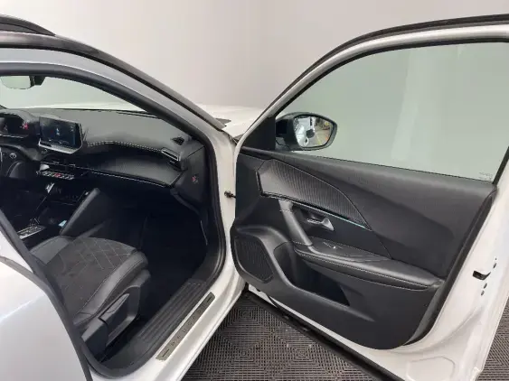 PEUGEOT 2008 II - voiture d'occasion - Photo 18