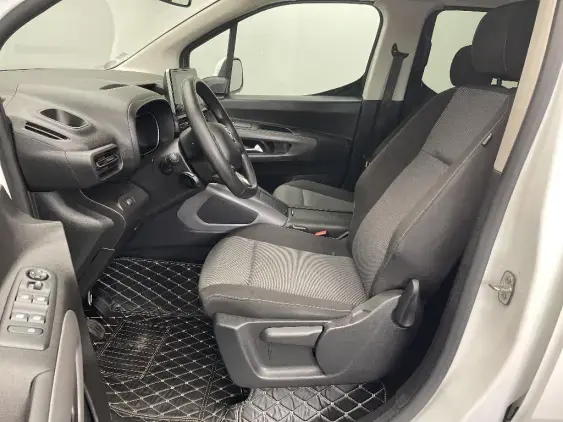 TOYOTA PROACE CITY VERSO - voiture d'occasion - Photo 16