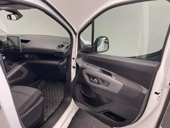 TOYOTA PROACE CITY VERSO - voiture d'occasion - Photo 18