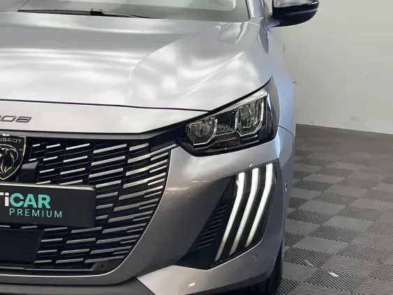 PEUGEOT 208 II - voiture d'occasion - Photo 19