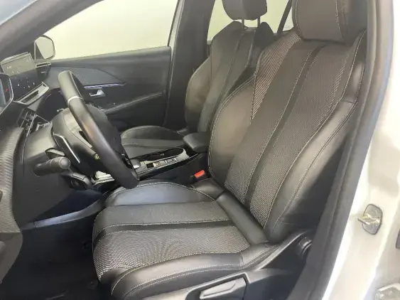 PEUGEOT 208 II - voiture d'occasion - Photo 17