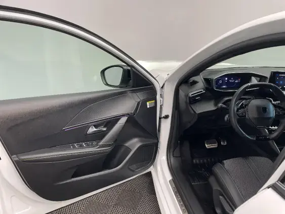 PEUGEOT 208 II - voiture d'occasion - Photo 18