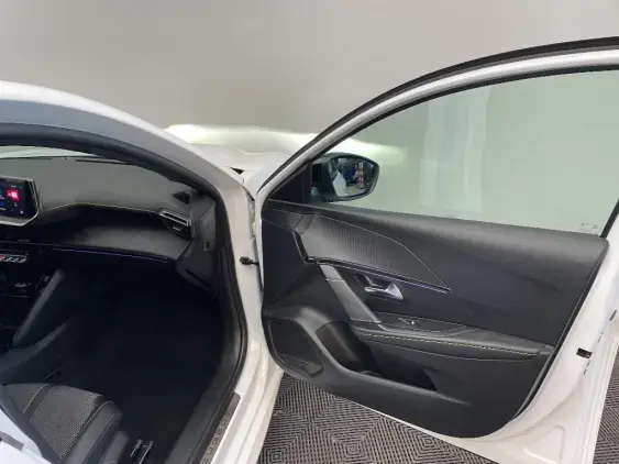 PEUGEOT 208 II - voiture d'occasion - Photo 19
