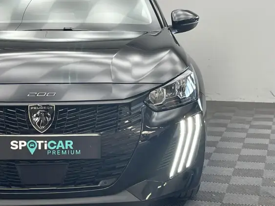 PEUGEOT 208 II - voiture d'occasion - Photo 19