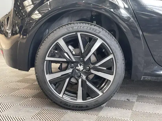 PEUGEOT 208 II - voiture d'occasion - Photo 23