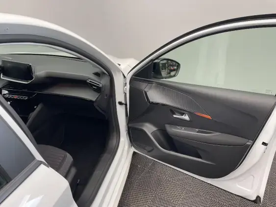 PEUGEOT 208 II - voiture d'occasion - Photo 17
