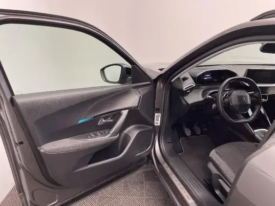 PEUGEOT 2008 II - voiture d'occasion - Photo 17