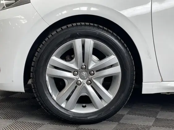 PEUGEOT 208 - voiture d'occasion - Photo 20