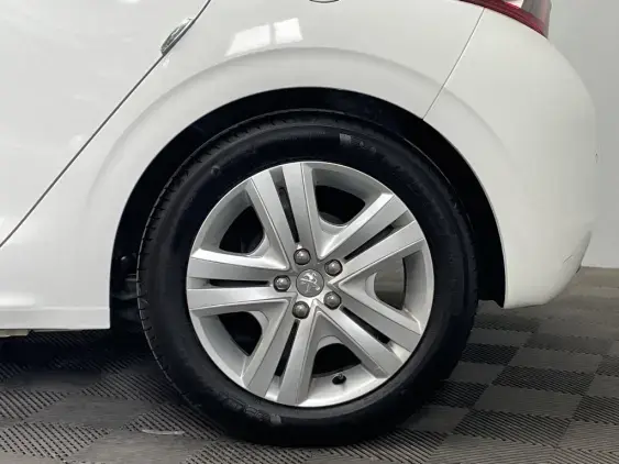 PEUGEOT 208 - voiture d'occasion - Photo 21