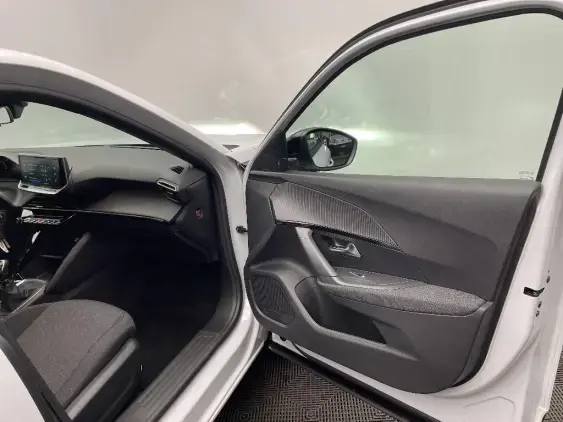 PEUGEOT 2008 II - voiture d'occasion - Photo 19