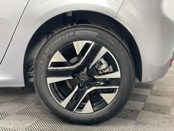 PEUGEOT 208 II - voiture d'occasion - Photo 21