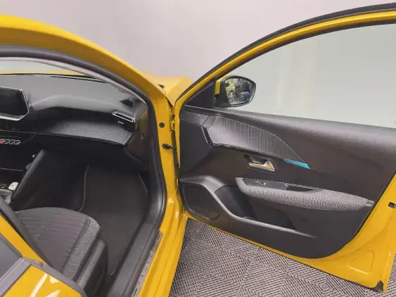 PEUGEOT 208 II - voiture d'occasion - Photo 17