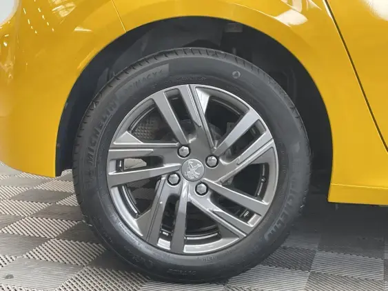 PEUGEOT 208 II - voiture d'occasion - Photo 21