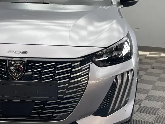 PEUGEOT 208 II - voiture d'occasion - Photo 20