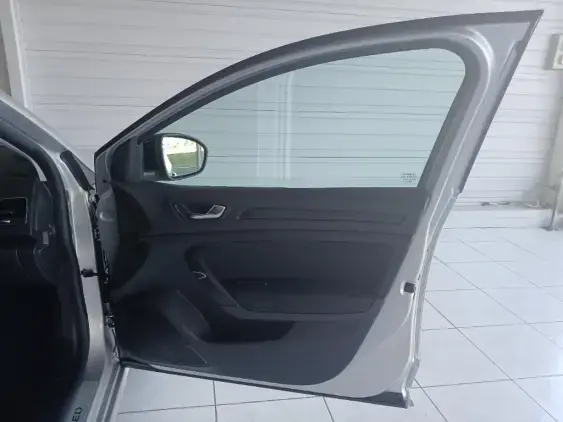 RENAULT MEGANE IV - voiture d'occasion - Photo 19