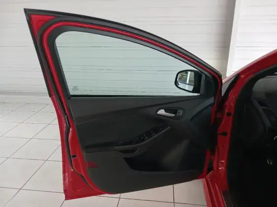 FORD FOCUS III - voiture d'occasion - Photo 19
