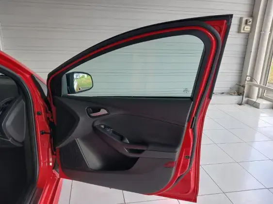 FORD FOCUS III - voiture d'occasion - Photo 20