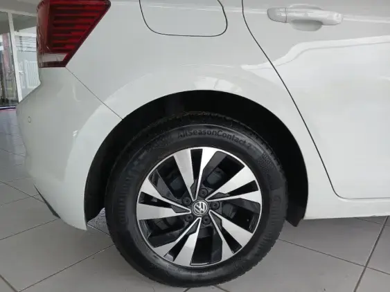 VOLKSWAGEN POLO V - voiture d'occasion - Photo 25