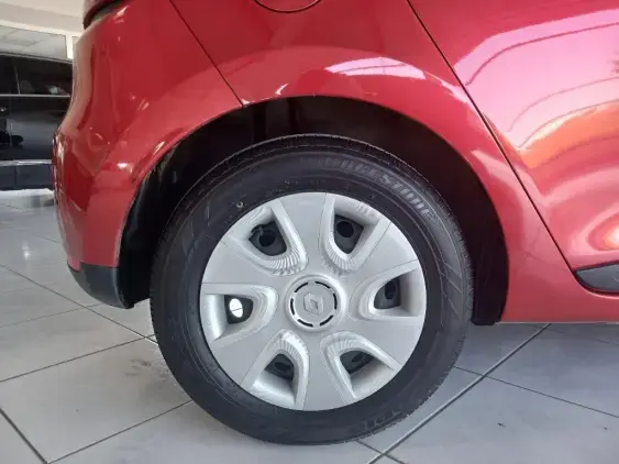 RENAULT CLIO IV - voiture d'occasion - Photo 22