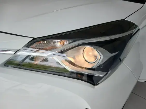 TOYOTA YARIS III - voiture d'occasion - Photo 19