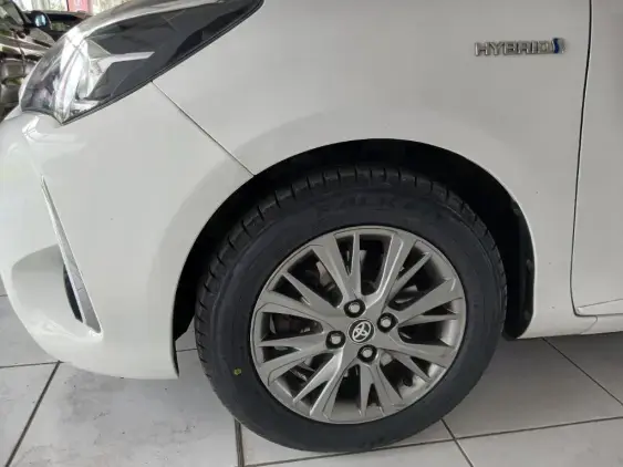 TOYOTA YARIS III - voiture d'occasion - Photo 20