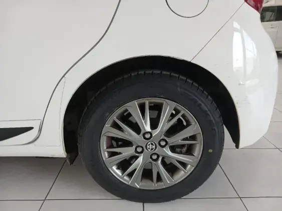 TOYOTA YARIS III - voiture d'occasion - Photo 21
