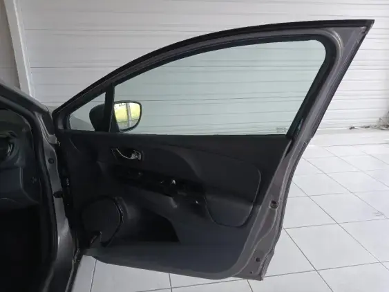 RENAULT CLIO IV - voiture d'occasion - Photo 16