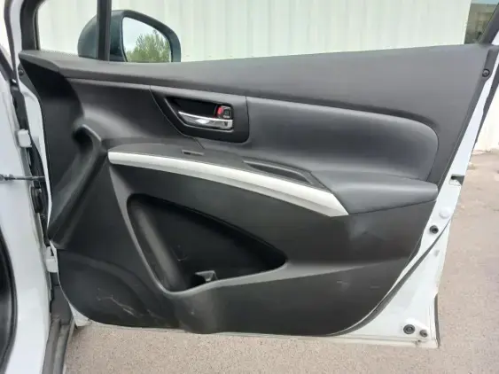 SUZUKI SX4 - voiture d'occasion - Photo 17