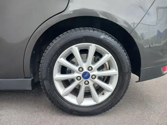 FORD GRAND C-MAX - voiture d'occasion - Photo 19